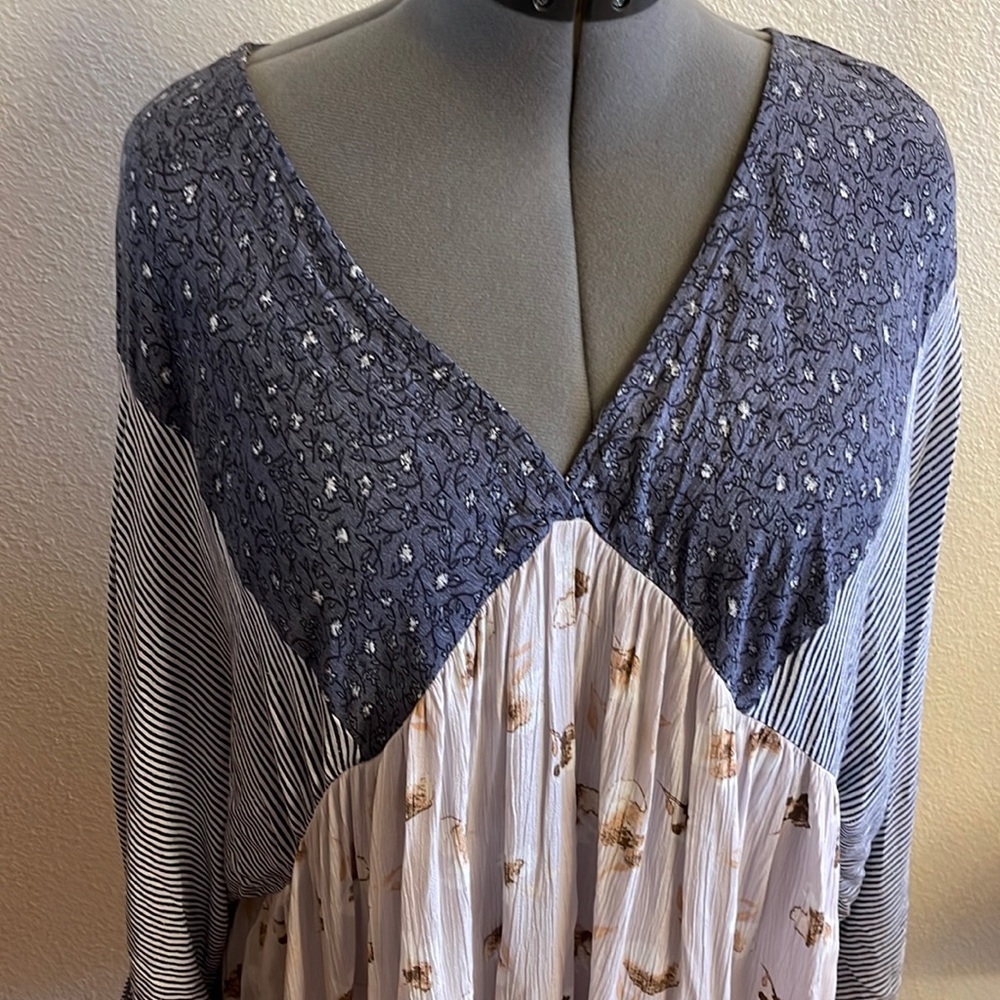 Oddy melange mixed material blouse top gray w floral sides & back flowy long